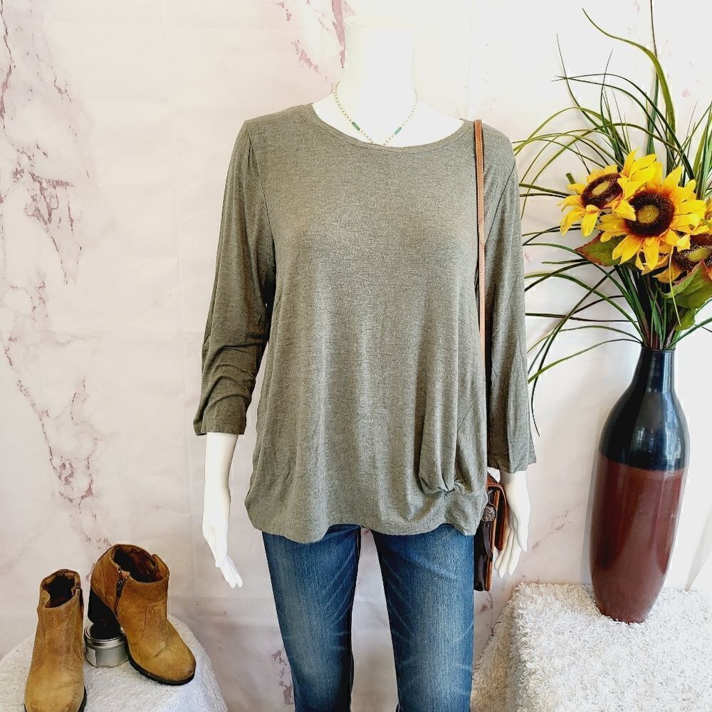 Jane and Delancy olive green soft 3/4 sleeve fall top